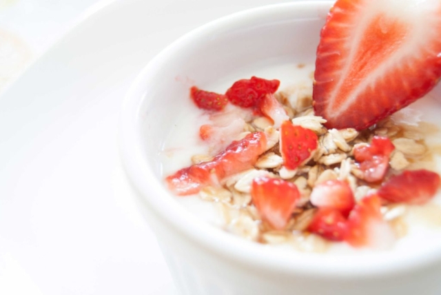 strawberry-granola-cereal